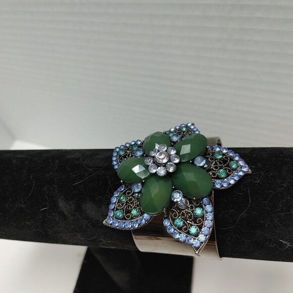 Vintage Gun Metal Green Blue Rhinestone Flower Cuff Bracelet Boho Retro Jewelry - Picture 4 of 4